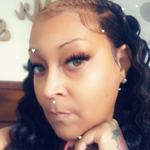 Meet your Posher, Camille - Picture 1 of 1